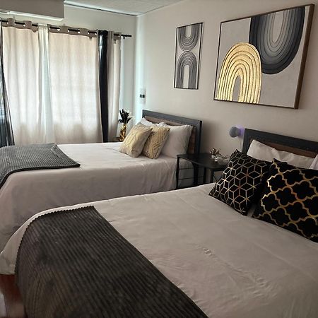 Stylish Cozy Quiet Family Retreat And Romantic Getaway Sleeps Up To 7 With Fast Wifi, Free Parking, Work Station, Alexa Enabled, Fenced In Backyard For Pets Grill Party Patio, Porch, Beach, Canal, Stadium,Boardwalk Restaurants, And Much More! Atlantic City Exterior foto
