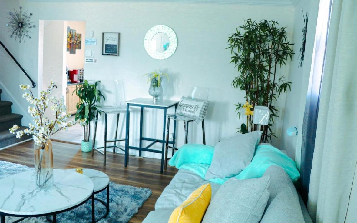 Stylish Cozy Quiet Family Retreat And Romantic Getaway Sleeps Up To 7 With Fast Wifi, Free Parking, Work Station, Alexa Enabled, Fenced In Backyard For Pets Grill Party Patio, Porch, Beach, Canal, Stadium,Boardwalk Restaurants, And Much More! Atlantic City Exterior foto