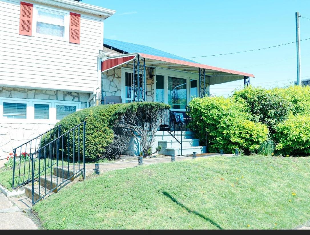 Stylish Cozy Quiet Family Retreat And Romantic Getaway Sleeps Up To 7 With Fast Wifi, Free Parking, Work Station, Alexa Enabled, Fenced In Backyard For Pets Grill Party Patio, Porch, Beach, Canal, Stadium,Boardwalk Restaurants, And Much More! Atlantic City Exterior foto