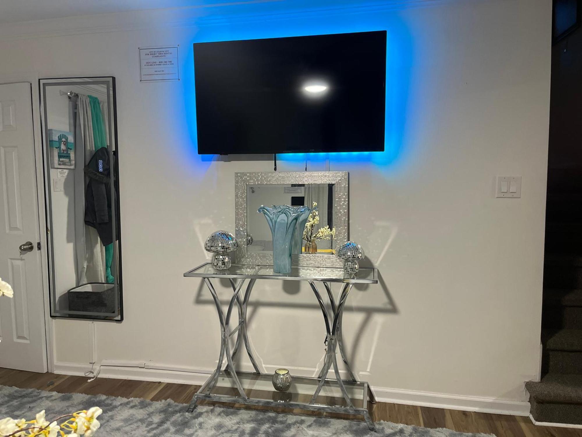 Stylish Cozy Quiet Family Retreat And Romantic Getaway Sleeps Up To 7 With Fast Wifi, Free Parking, Work Station, Alexa Enabled, Fenced In Backyard For Pets Grill Party Patio, Porch, Beach, Canal, Stadium,Boardwalk Restaurants, And Much More! Atlantic City Exterior foto