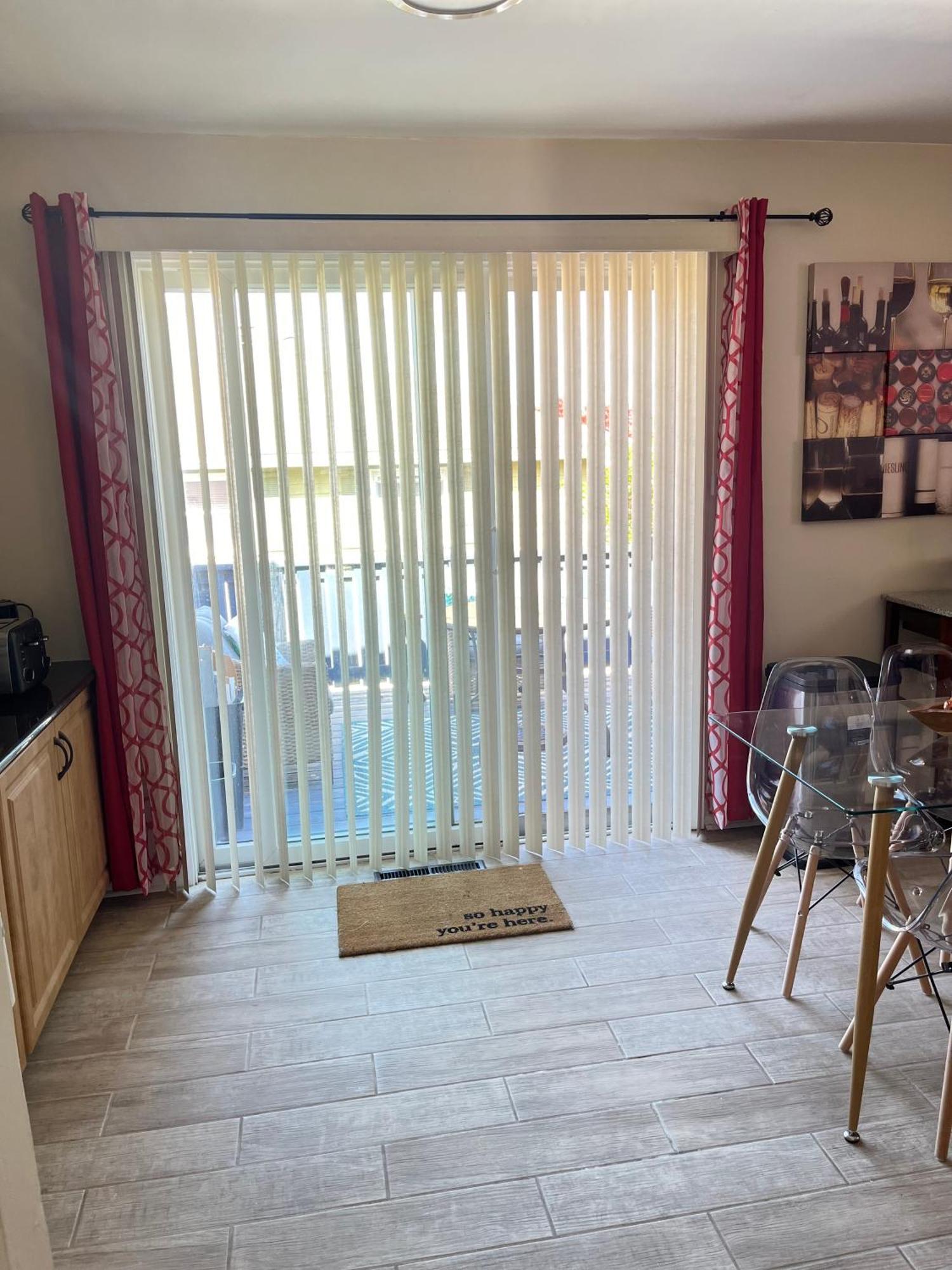 Stylish Cozy Quiet Family Retreat And Romantic Getaway Sleeps Up To 7 With Fast Wifi, Free Parking, Work Station, Alexa Enabled, Fenced In Backyard For Pets Grill Party Patio, Porch, Beach, Canal, Stadium,Boardwalk Restaurants, And Much More! Atlantic City Exterior foto