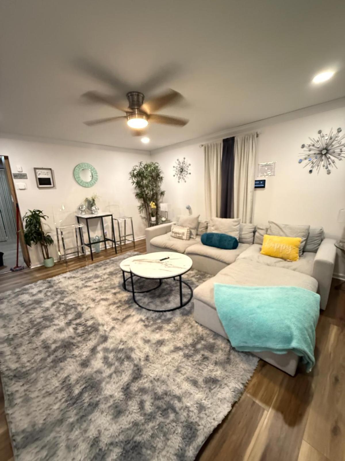 Stylish Cozy Quiet Family Retreat And Romantic Getaway Sleeps Up To 7 With Fast Wifi, Free Parking, Work Station, Alexa Enabled, Fenced In Backyard For Pets Grill Party Patio, Porch, Beach, Canal, Stadium,Boardwalk Restaurants, And Much More! Atlantic City Exterior foto